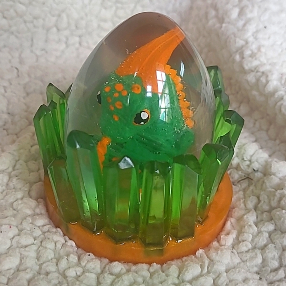 Baby resin dragon egg and nest